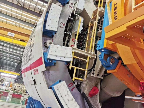 Polyurethane protective plate of the shield machine