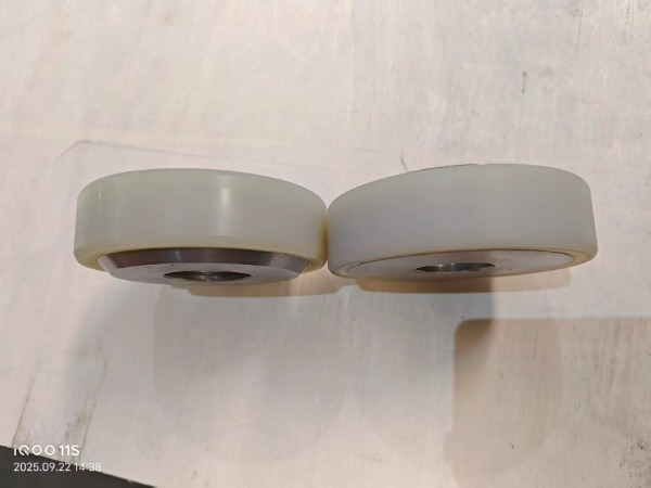 drive wheels and idler wheels