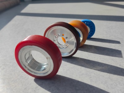 Wafer Handling: Why Polyurethane Outperforms Rubber & Metal Wheels